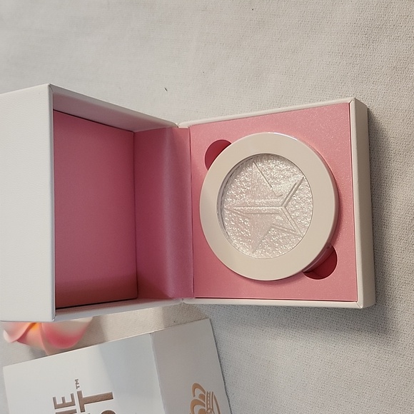 NIB Extreme Frost Highlighting Powder by Jeffree Star - Picture 7 of 16